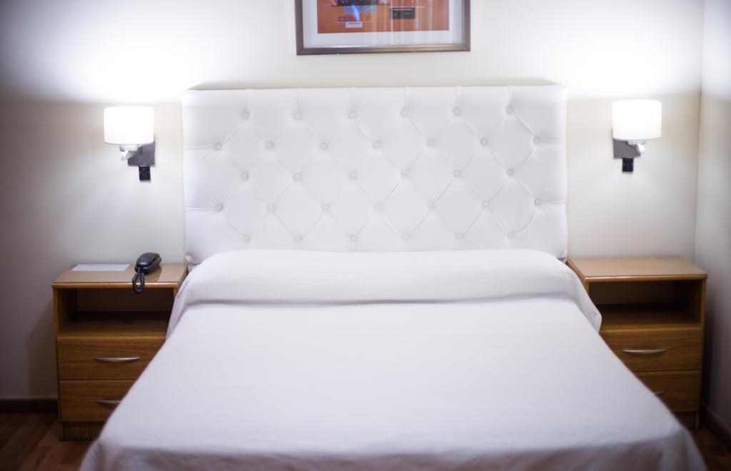 Hotel Vina De Italia コルドバ エクステリア 写真